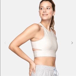 SOLD OUT COLOR Outdoor Voices Slashback Crop sz S